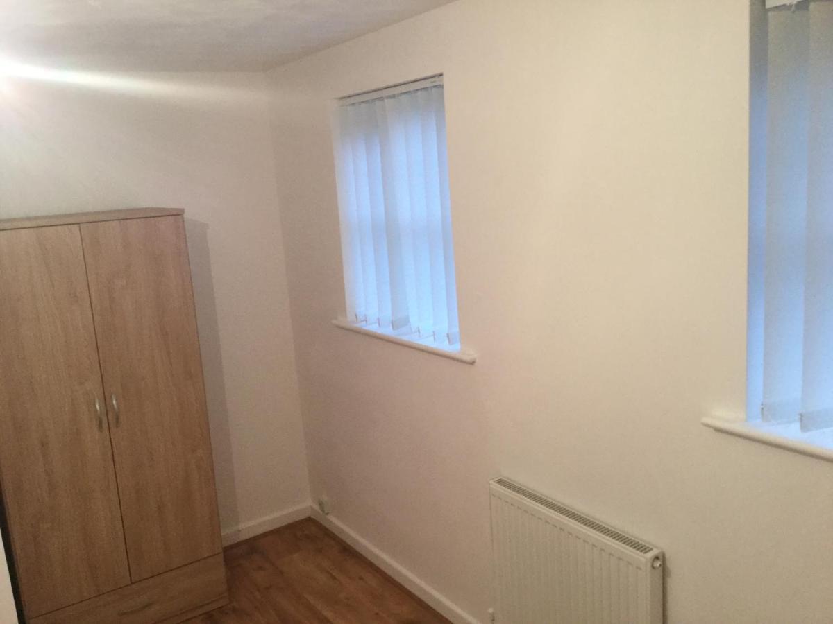 Quiet Residential Area Within Easy Reach Of Town Apartment Manchester Exterior photo