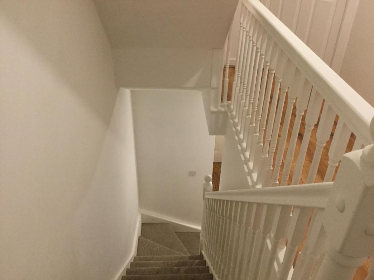Quiet Residential Area Within Easy Reach Of Town Apartment Manchester Exterior photo